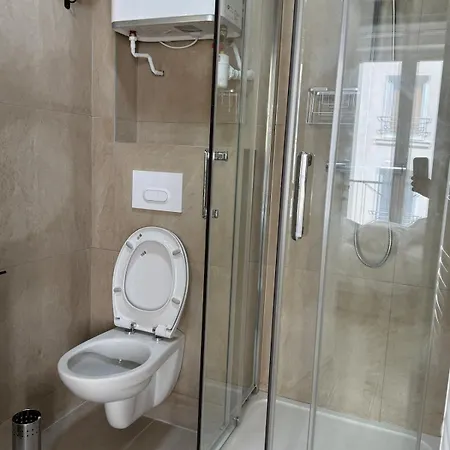 Clery 3 Walk To Marais Louvre Paris